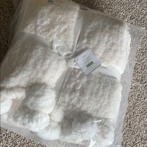 Pottery Barn Pom Pom Cozy Throw Blanket NWT
